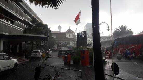 BMKG: Hujan Intensitas Ringan hingga Lebat Guyur Bandung dan Daerah Lain